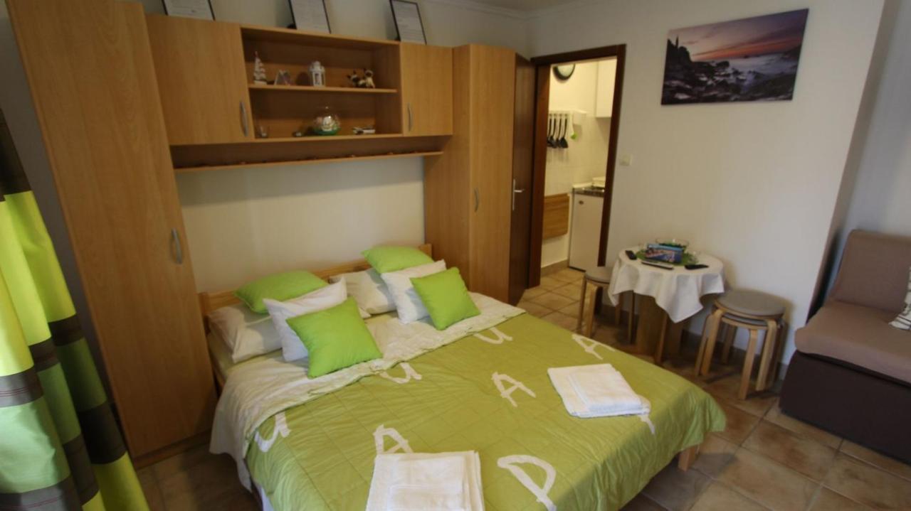 Apartment Kreslin Vantacici Luaran gambar