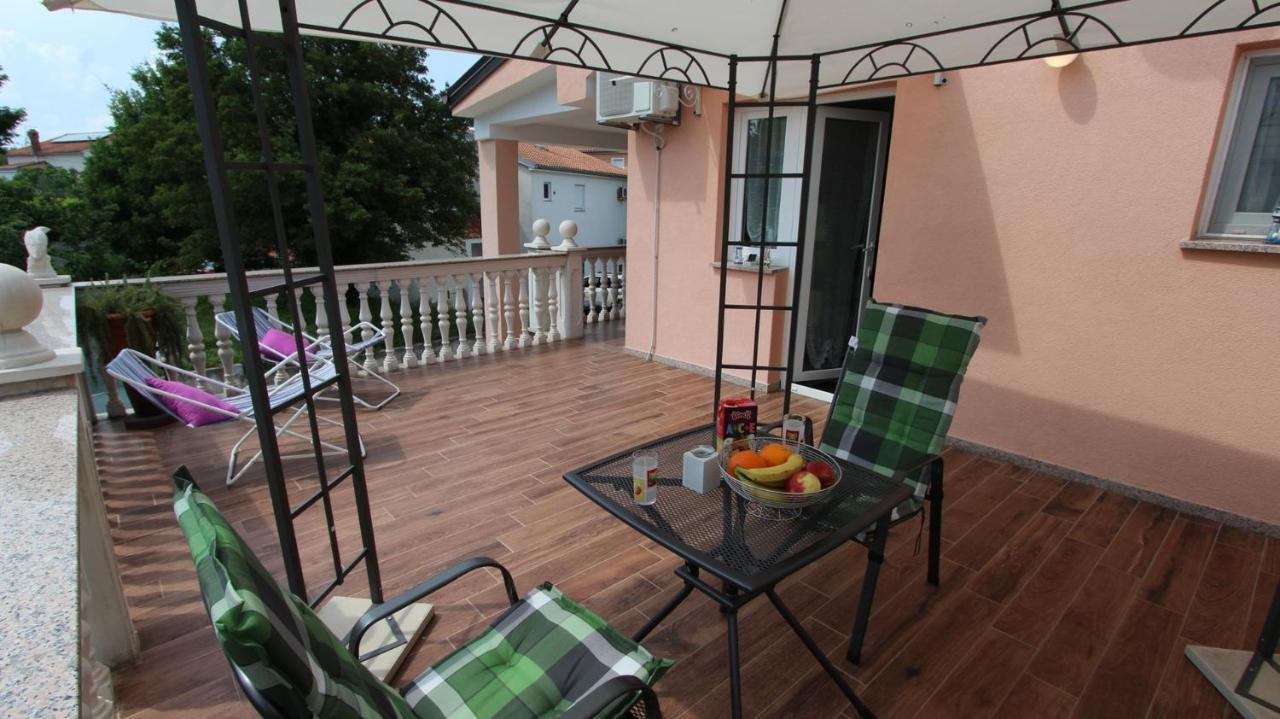 Apartment Kreslin Vantacici Luaran gambar